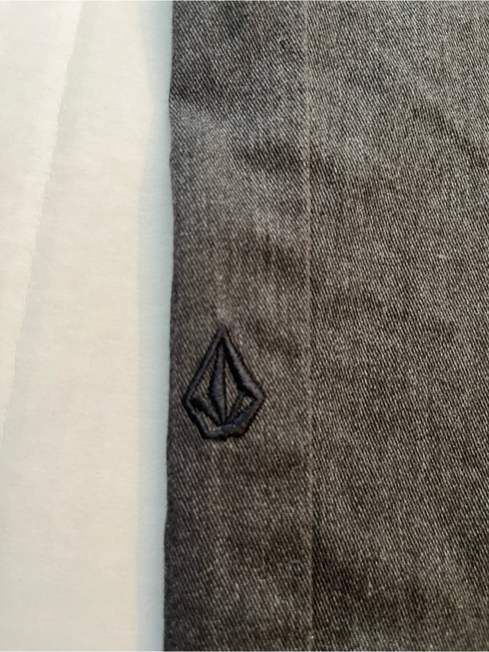 Volcom men’s chinos - Picture 5 of 9